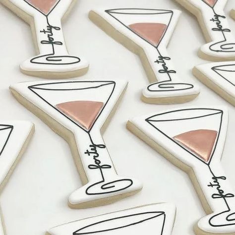 The Cookie Diaries on Instagram: "I LOVE these martini cookies by Sara from @kookycookielady!! She used our martini glass cutter to create these and I just love this look!  #3dprintedcookiecutters #cookiecuttershop #canadiancookiecuttersupplier #canadiancookiecuttershop #birthdaycookies #4thbirthdaycookies #martinicookies #martiniglasscookies #martinicookiecutter #martiniglasscookiecutter #kookycookielady #thecookiediaries" Espresso Martini Cookies Decorated, Martini Cookies Decorated, Bach Cookies, Martini Cookies, Martini Glass Cookies, Bday Cookies, Martini Party, Cookies Ideas, Bridal Shower Cookies