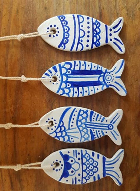 Ocean fish sea life wedding party favours nautical inspired home. Love handmade? Ocean inspired home decor by HLSdesigner is the way to go! Enjoy 10% off first orders. These clay wall hangings are the perfect finishing touch to any home, pretty and unique, handmade with love. From tags, favours to bunting and garlands, a lovely addition for any wall space. They also make great wedding favours and we can do commissions for as many as you like. A small gift made with huge care and detail attention Clay Fish Wall Hanging, Air Dry Clay Fish, Beach Art Diy, Fish Clay, Polymer Clay Fish, Clay Wall Hanging, Deco Marine, Clay Fish, Ocean Fish