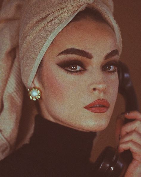 Italian Makeup Looks, 1960 Makeup, Hollywood Glamour Makeup, Mob Wife Makeup, Italian Makeup, 1940s Makeup, 1950s Makeup, 1960s Makeup, 50s Makeup