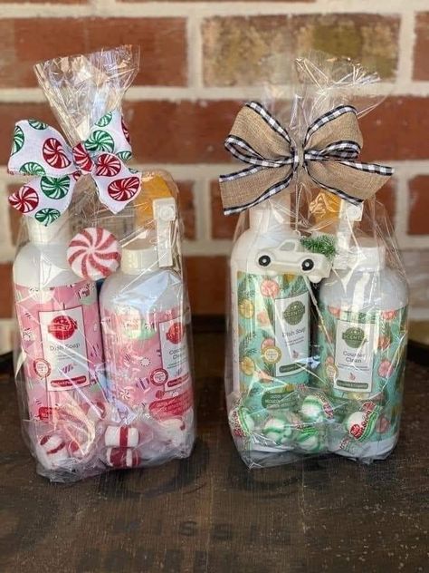 Counter Clean and dish soap make great Christmas bundles! Scentsy Christmas Bundles, Scentsy Christmas Gift Basket Ideas, Scentsy Holiday Gift Ideas, Scentsy Booth Display Ideas, Scentsy Christmas Gifts, Christmas Scentsy Gift Ideas, Scentsy Gift Bags, Scentsy Christmas Gift Ideas, Scentsy Gift Ideas