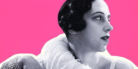 Elsa Schiaparelli fu una vera e propria innovatrice della moda: si devono a lei, infatti, i primi maglioni tatuaggio, la gonna pantalone, i dettagli fantasiosi e in rilievo, il rosa shocking e, in generale, una visione esuberante e fantasiosa degli abiti e degli accessori, apripista delle creazioni inedite degli stilisti che la succedettero. The post La vita di Elsa Schiaparelli, “scioccante” come il colore che ha inventato appeared first on Roba da Donne. Elsa Schiaparelli, Katharine Hepburn, Marlene Dietrich, Edgy Style, About Books, Edgy Fashion, Lei, Antonio Mora Artwork, Image Search