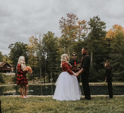 Buffalo Plaid Wedding Dress, Fall Plaid Wedding, Buffalo Plaid Wedding Ideas, Flannel Wedding Dress, Plaid Bridesmaid Dress, Plaid Wedding Ideas, Buffalo Plaid Wedding, Plaid Wedding Dress, Cowgirl Wedding Dress