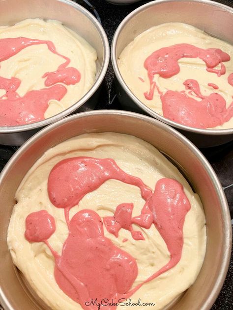 Raspberry Swirl Cake, Raspberry And Almond Cake, My Cake School, Poke Cake Lemon, Baked Caramel, Raspberry Extract, Plain Cake, Swirl Cake, Raspberry Almond