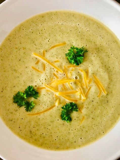 Soup Zucchini, Creamy Zucchini Soup, Creamy Zucchini, Vegan Summer Recipes, Zucchini Soup, Interesting Recipes, Best Vegetarian Recipes, Easy Summer Meals, Traditional Recipes