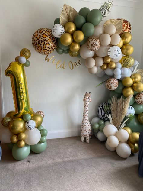 Balloons For 1st Birthday Party, Two Wild Birthday Party Balloon Arch, Balloon Arch For 1st Birthday, Four Ever Wild Balloon Arch, Wild One Birthday Balloon Garland, Simple Jungle Birthday Decor, Born Two Be Wild Balloon Arch, Wild One First Birthday Decor, Animals Balloons Decoration