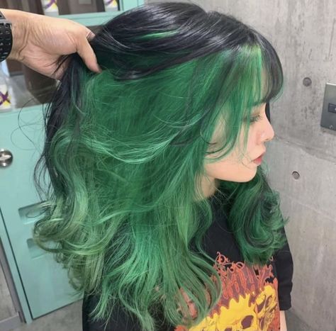 Green Hair Black Underneath, Dark Green Skunk Stripe Hair, Black And Green Peekaboo Hair, Dark Green Tips Hair, Medium Length Green Hair, Black And Green Hair Aesthetic, Green Hair Split Dye, Green Hair Peekaboo, Dark Brown And Green Hair