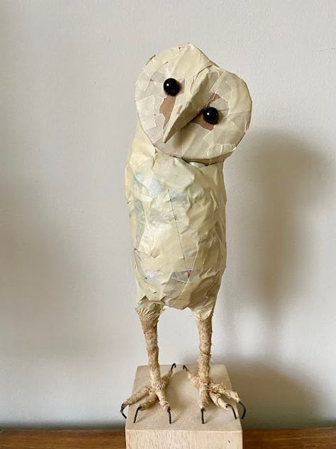 Paper Plate Decorations, Paper Mache Animals, Paper Mache Clay, Paper Mache Art, Paper Mache Sculpture, Paper Mache Crafts, Cards Making, Paper Pen, A Barn