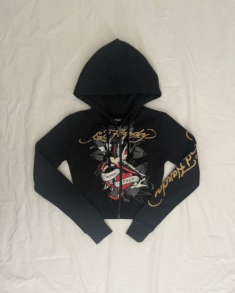 Vintage EdHardy Born Free Cropped Fitted Hoodie 🖤 Size: XS/S Price: $40 Available for purchase on the website / Feel free to DM for any questions 💌 Cropped Zip Up Hoodie, Fitted Hoodie, Free Crop, Born Free, Cropped Zip Up, Matching Pants, Workout Hoodie, Ed Hardy, Zip Up Hoodie