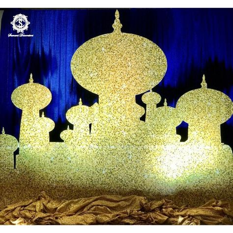 Aladdin Diy Decor, Aladdin Float Ideas, Aladdin Parade Float, Aladdin Decorations Ideas, Aladdin Theme Party Decoration, Aladdin Classroom Theme, Aladdin Set Design Ideas, Aladdin Decor, Aladdin Decorations