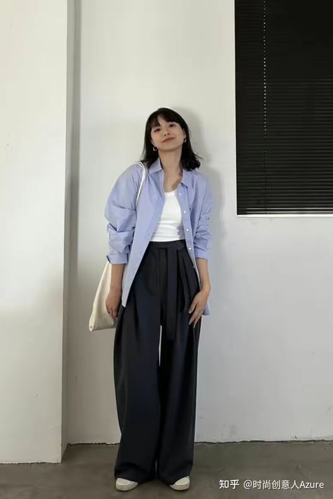 Minimal Women Outfit, Outfit Korean Street Styles, Japan Style Outfits Casual, School Outfits Korean Style, Korean Work Outfit, Casual Korean Outfits, Korean Office Outfit, Minimal Casual Outfit, Korean School Outfits