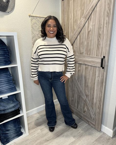 Stripes and Flares for the win! The perfect fall combo. Now it’ll just get down to sweater wearing temps. ;) #judybluejeans #flarejeans #flaredenim #sweater #stripes Blue Jean Outfits, Flare Denim Jeans, Judy Blue Jeans, Curvy Dress, Cap Hair, Denim Flares, Sweater Pants, Jeans For Sale, Denim Jean