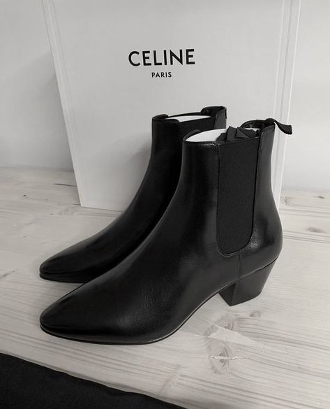 #boots #celine #aesthetic #photography #black #botasfemininas Celine Aesthetic, Celine Boots, Chanel Boots, The Revenant, Aesthetic Photography, Chanel, Drama, Lifestyle, Boots