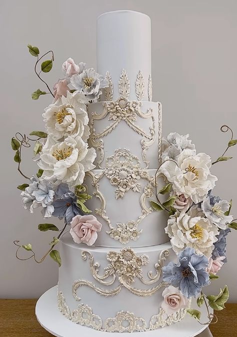 Wedding Cake Bridgerton, Bridgerton Inspired Wedding Cake, Regal Wedding Cake, Bridgerton Wedding Cake, Reception Cake Designs, Bridgerton Cake, Bridgerton Wedding, Pretty Wedding Cakes, Big Wedding Cakes