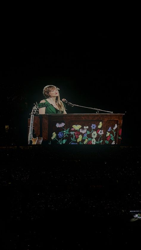 Taylor Swift Piano Flowers, Taylor Swift Eras Tour Piano, Eras Tour Piano, Eras Outfits, Painted Pianos, Parking Spot, Taylor Swift Eras, Girls Room, Eras Tour