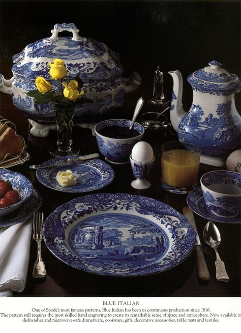 Another picture of blue and white and dark wood. In spring you can add lemons and daffodils and colors would be like this - Spode Blue Italian Spode Blue Italian, Blue Table Settings, Blue And White Dinnerware, Italian Dinnerware, White Tableware, Blue Dishes, Blue Chinoiserie, Blue Glassware, Blue White Decor