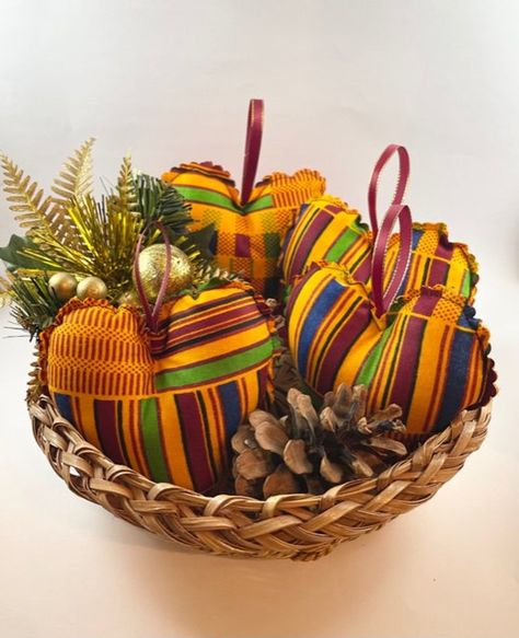 African Ornaments, Fabric Christmas Decorations, African American Christmas, African Christmas, Christmas Ornaments Handmade, Kente Fabric, African Inspired Decor, American Christmas, Ribbon Candy