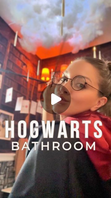 Mary Beth Wilhelm on Instagram: "HOW DID I DUMBLE DO?! The Hogwarts bathroom is so cozy, I just may leave it up all year 😂 Mainly because it was so much work but totally wirth it imo. It’s all about the experience and I have zero chill. 💀 I hope our guests at the Halloween party and y’all love it as much as we do! Share with a Harry Potter lover!! 🧙🏻‍♀️🦉🪄⚡️🧹" Hogwarts Bathroom, Hogwarts Decorations, Harry Potter Party Decor, Hogwarts Decor, Harry Potter Halloween Decorations, Harry Potter Bathroom, Harry Potter Bedroom Decor, Harry Potter Party Decorations, Hogwarts Party