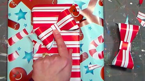 DIY Bow Out Of Wrapping Paper | DIY Joy Projects and Crafts Ideas Diy Bow From Wrapping Paper, Bow With Wrapping Paper, Bow From Wrapping Paper, Bow Out Of Wrapping Paper, Wrapping Paper Bow, Wrapping Paper Diy, Wrapping Paper Bows, Paper Shape, Diy Joy