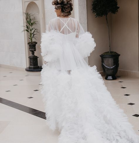 A bridal morning in style! Stunning @hjamesgannon is living her dream with love and magic in every shot! ✨ Thank you @estellelaceweddingphotography for capturing these timeless moments! 💍 Bride wearing our Mary Robe & slip dress Pearl 🤍 #nolagreyuk #couturerobe #bridalrobe #weddingmorning #luxuryrobes #luxurybridal #weddingrobe #bridalshowerdress #weddingdayready #bridalshower #gettingreadyphotos #bridegettingready #bridetobe Dramatic Robe, Morning Magic, Luxury Robes, Wedding Accesories, Wedding Morning, Bridal Elegance, Bridal Robe, Wedding Robe, Bridal Photoshoot