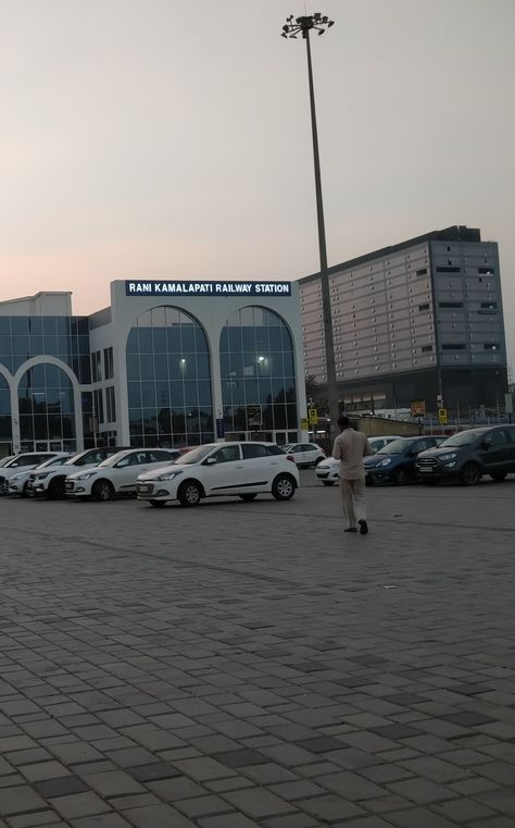 Bhopal Railway Station, Bhopal City Photography, Bhopal Snap, Station Snap, Varanasi Photography, Me Cover Instagram Highlight, Gate Wall Design, Snap Streaks, Hands Aesthetic