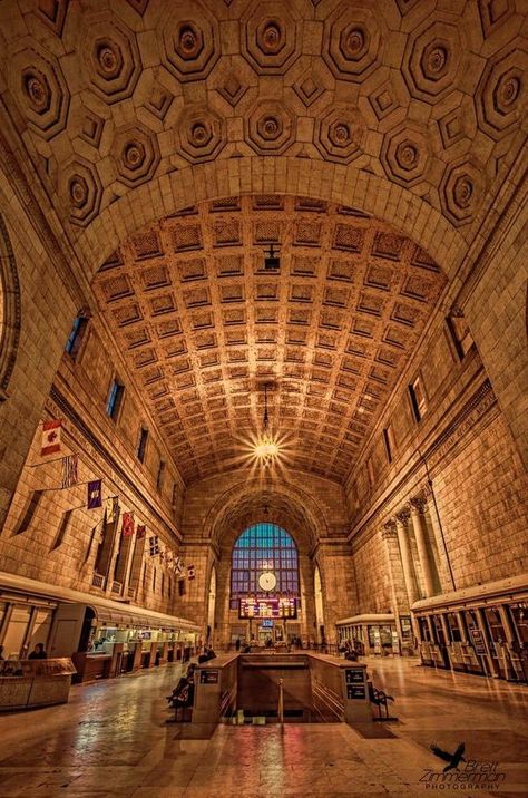 Toronto Union Station, Toronto Trip, Toronto Architecture, Train Station Architecture, Toronto Photography, Canadian Travel, Train Stations, Toronto Ontario Canada, Wedding Banquet