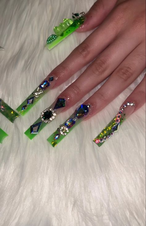 Green Xl Nails, Green Nails Coffin, Green Bling Nails, Long Baddie Nails, Earth Princess, Gemini Nails, Nails Crystals, Xl Nails, Nail Designs Bling