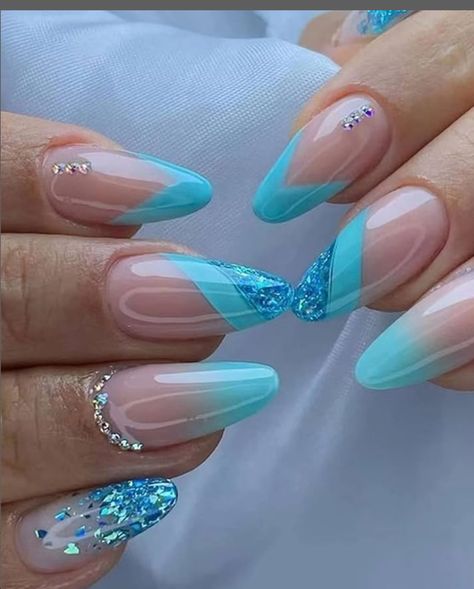 Nail Art Mariage, Pointed Nails, Shiny Nails, Nail Designs Glitter, Foot Care, Nail Sizes, Rhinestone Designs, Short Acrylic Nails, Best Acrylic Nails