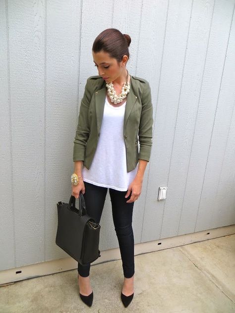 1000+ ideas about Olive Green Blazer on Pinterest | Lace Up Wedge ... Cute Blazer Outfits, Spring Women Outfits, Meme Costume, Meeting Outfit, Blazer Outfits Casual, Blazer Outfits For Women, Outfit Chic, Bohol, Summer Work Outfits