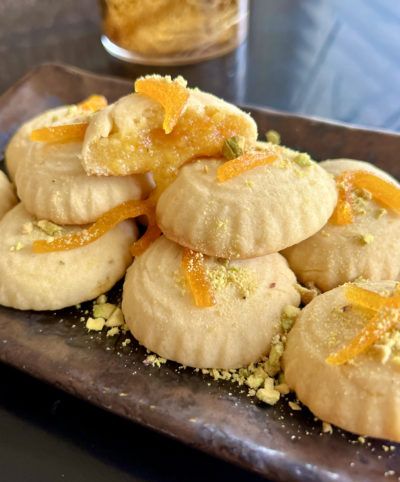 Maamoul Recipe, حلويات عربية, Middle Eastern Desserts, Lebanese Cuisine, Arabic Sweets, Lebanese Recipes, Meat Pie, Sweet Pastries, Mini Party