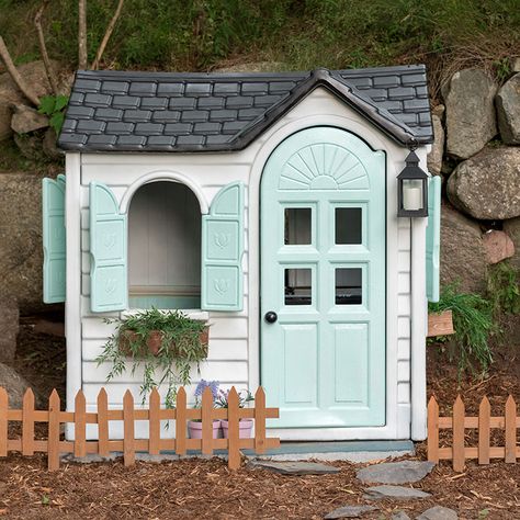 Transform your old plastic playhouse into new house with Rust-Oleum spray paints. Plastic Playhouse Makeover, Little Tikes Playhouse Makeover, Playhouse Remodel, Plastic Playhouse, Playhouse Makeover, Diy Patio Table, Backyard Kids, Backyard Kids Play Area, Diy Playhouse