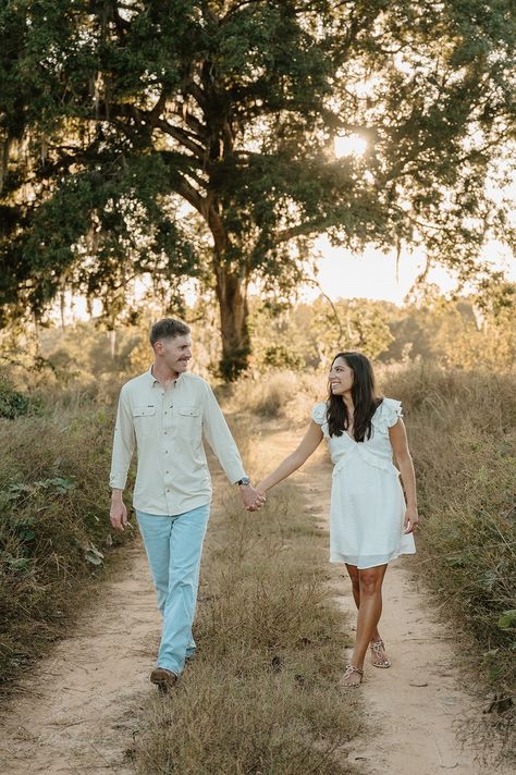 Playful Engagement Pictures in a Field | Jackie & Ethan's playful field engagement pictures turned out so beautiful! Come and see romantic couples photography, neutral aesthetic engagement, summer engagement announcement ideas and engagement pics in a field. Book Grace for your adventure engagement photos or romantic engagement session at ellenbergco.com! Field Engagement Pictures, Engagement Announcement Ideas, Pictures In A Field, Nature Engagement Photos, Aesthetic Engagement, Adventure Engagement Photos, Young Wedding, Linkedin Profile Picture, Romantic Couples Photography