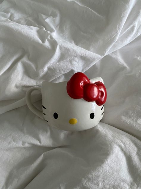 Dream Gift, Ceramics Ideas Pottery, Cute Mugs, Kitchen Stuff, Dream Room, Mug Cup, Birthday Presents, Best Gifts, Hello Kitty