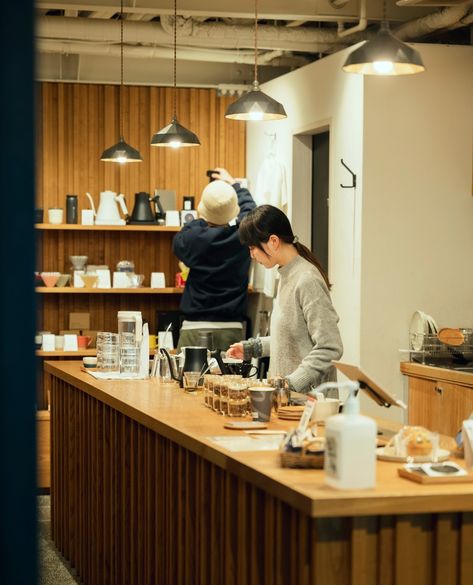 Hangout with our baristas at Kurasu Kyoto Stand! Let us welcome you with a cup of coffee and a good laugh the moment you set foot in Kyoto. Opening Hours:⁠ ⁠ Kyoto Stand⁠ ⁠ MON-SUN 8am-6pm ⁠ *Opening hours will change after 12/28⁠ **We will open during the New Year!⁠ ⁠ Kurasu Ebisugawa⁠ MON-SUN 10am-6pm⁠ *CLOSE from 12/29(THUR) to 1/3(TUE)⁠ Kurasu Kyoto, Opening Hours, A Cup Of Coffee, Cup Of Coffee, Kyoto, Coffee Cups, Home Office, Sun, In This Moment