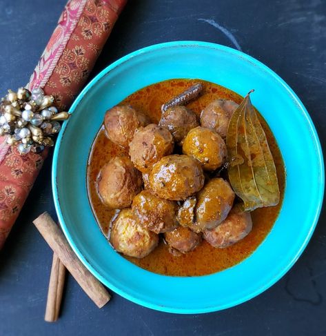 Kashmiri Dum Aloo, Dum Aloo Recipe, Kashmiri Recipes, Salsa Fresca Chicken, Best Indian Recipes, Dum Aloo, Aloo Recipe, Instant Pot Yogurt, Yogurt Chicken