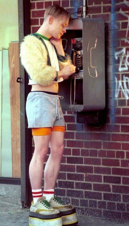 Man In Shorts, Party Outfit Men, Macaulay Culkin, Gay Fashion, Mens Club, Club Kids, Androgynous Fashion, Monster Party, Mode Vintage