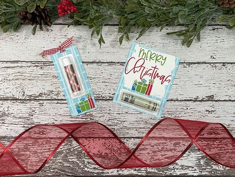 Chapstick Money Holder, Christmas Pallet Signs, Christmas Glass Blocks, Christmas Bazaar Crafts, Christmas Countdown Diy, Homemade Holiday Gifts, Cricut Christmas Ideas, Cute Christmas Decorations, Christmas Chalkboard