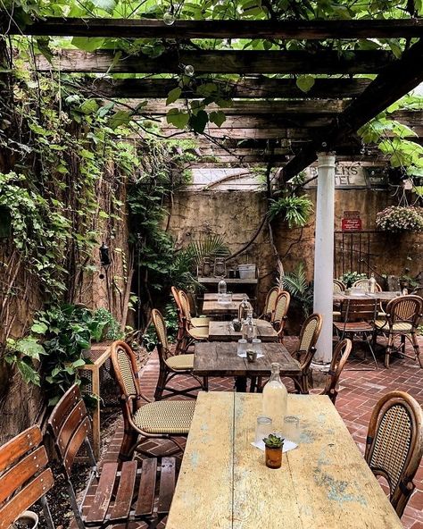 Secret Garden Dining: 10 Flora-Filled Outdoor Eateries In NYC Patio Restaurant, Small Restaurant, Restaurant Patio, Outdoor Bistro, Vibe Check, Garden Dining, Outdoor Restaurant, Garden Seating, Private Dining