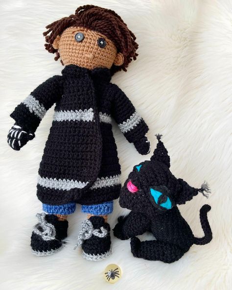 Cat From Coraline, Crochet Stuffys, Crochet Coraline, Coraline Cake, Coraline Stuff, Coraline Movie, Coraline Aesthetic, Diy Kandi Bracelets, Diy Kandi