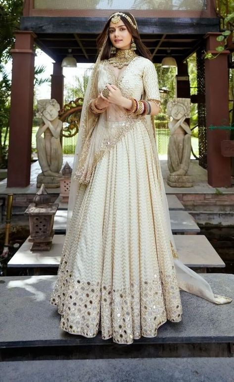 Bollywood Celebrity Bridal Looks Recreated By Real Brides Lehenga White, Fashion In India, Bridal Lehenga Designs, Simple Lehenga, Navratri Dress, Long Frock Designs, Wedding Lehenga Designs, Lehenga Designs Simple, Latest Bridal Dresses