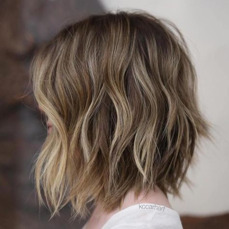 Shoulder Length Bronde Hair #brondehair Sandy Brown Hair, Low Haircuts, Trendy We Fryzurach, Subtle Blonde Highlights, Hairstyles Layered, Dunner Wordend Haar, Brown Hair With Blonde, Hair With Blonde Highlights, Shoulder Length Bob