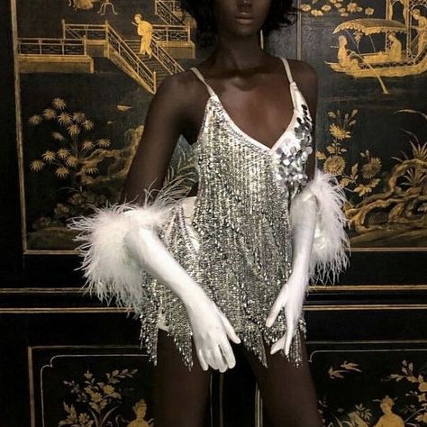 Roaring 20s Outfit Black Women, Celestial Theme Party Outfits, Roaring 20s Birthday Photoshoot, Roaring 20s Party Outfit Women, Casino Outfits Women, Great Gatsby Prom Theme, Roaring 20s Outfit, Harlem Nights Theme Party, Roaring 20s Party Outfit