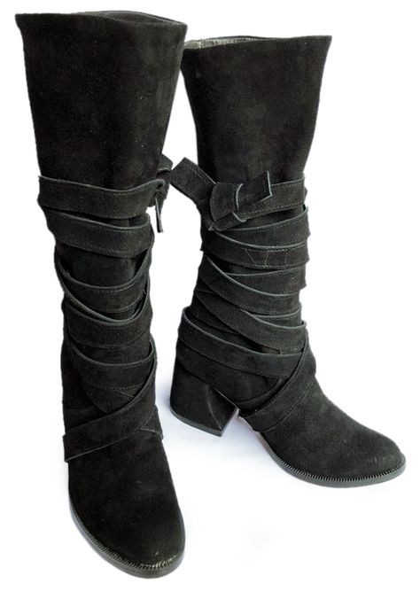 Game Of Thrones Shoes, Medival Boots, Medieval Boots Women, Fantasy Shoes Boots, Medieval Shoes Women, Royal Boots, Targaryen Clothes, Daenerys Targaryen Outfits, Fantasy Boots