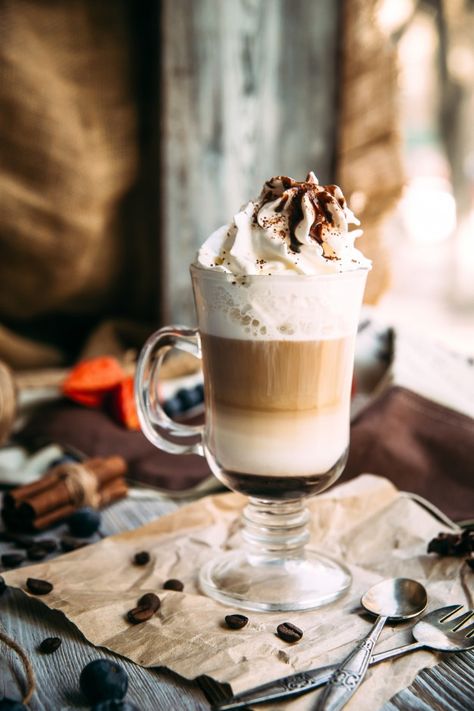 Hot Chocolate Easy, Cafes Aesthetic, Coffee In New York, Instant Hot Chocolate, Chocolate Drink Recipes, New York Christmas Aesthetic, Starbucks Hot Chocolate, Gourmet Hot Chocolate, Cafe Photos