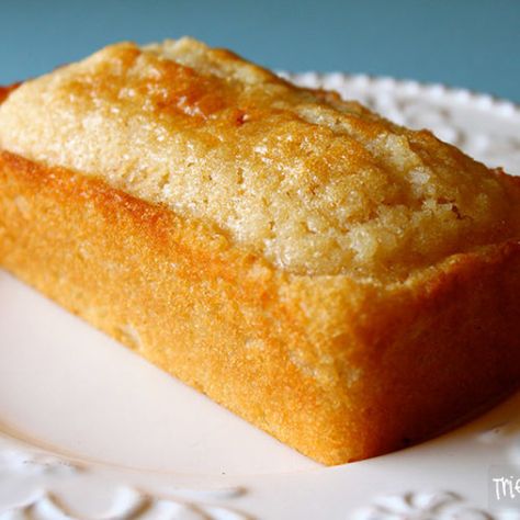 Coconut Bread - Tried and Tasty Coconut Bread Recipe, Deco Cake, Baking Breads, Coconut Bread, Bread Recipes Sweet, Coconut Recipes, Sweet Bread, Dessert Bread, Breakfast Breads