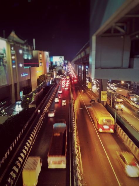 Kochi by night Kochi Carnival Night, Kochi Night, Kochi Metro, Kochi Photography, Nostalgia Photography, Chocolate Tumblr, Car Night, Night Drive, Instagram Creative Ideas