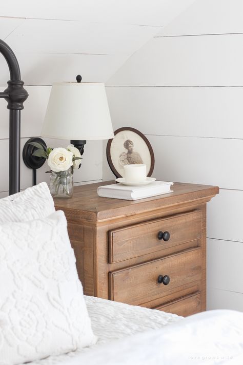 Step inside home and lifestyle blogger Liz Fourez's charming master bedroom with gorgeous farmhouse details and neutral color palette. Farmhouse Details, Farmhouse Nightstand, Gorgeous Farmhouse, French Country Bathroom, Farmhouse Style Bedrooms, French Country Bedrooms, Country Bedroom, Farmhouse Bedroom Decor, Bedroom Refresh