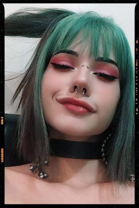 Hair Color Idea - Short Hair with Bangs Green Hair With Bangs, App Filter, Airbrush App, Hair With Bangs, Green Hair, Bangs, Filter, Green, Hair