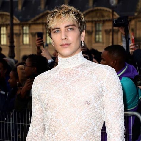 Well, that was fun. 🙏 ❤️ 🙏 @nicolasghesquiere @louisvuitton  Louis Vuitton S//S 2020  Paris Fashion Week Michael Langdon, Cody Fern, Boy Hairstyles, American Horror, American Horror Story, Serie Tv, Celebrity Crush, Paris Fashion, Fern