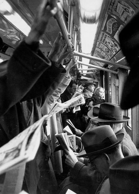 Late 30s, Vintage Nyc, Fotografi Urban, Robert Doisneau, New York Subway, Vivian Maier, Early 60s, Black And White Photograph, Nyc Subway