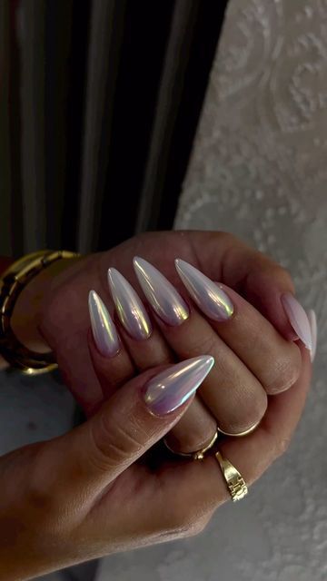 𝚗𝚊𝚒𝚕𝚜 𝚙𝚑𝚘𝚝𝚘𝚜 & 𝚟𝚒𝚍𝚎𝚘𝚜 💅 on Instagram: "Unicorn chrome 🤍 via @albanails__ tags: #nail_me_good #nailtechlife #nailove #nailsunnytutorial #nail2inspire #nailwow #theglitternail #coffinshapenails #pinkandwhitenails #nailpictures #nails4today #vietnails #nailmag #nailsmakeus #atlnailtech #acrylicnailswag #nailinspiration #nailbar #nailheaven #nailperfection #nailgeek #nailcommunity #nailofinsta #winternails #nailartheaven #nailsporn" Long Chrome Almond Nails, Chrome Stilletos Nails, Chrome Unicorn Nails, Milk Chrome Nails, Nude Shiny Nails, Dip Chrome Nails, Birthday Nails Chrome, Cool Chrome Nails, Stiletto Nails Chrome